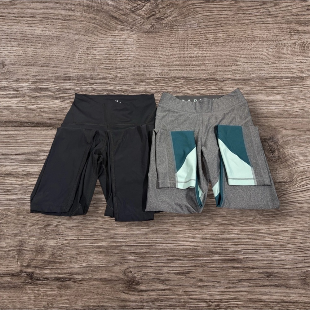 Under Armour Girls Youth  XS Black  & Gray Leggings